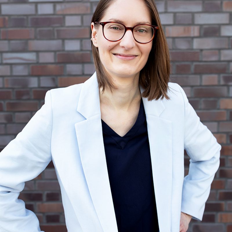 Sandra-Web07 © Graceful Crane Creative Brand Photography & Clare J Sheridan Photography